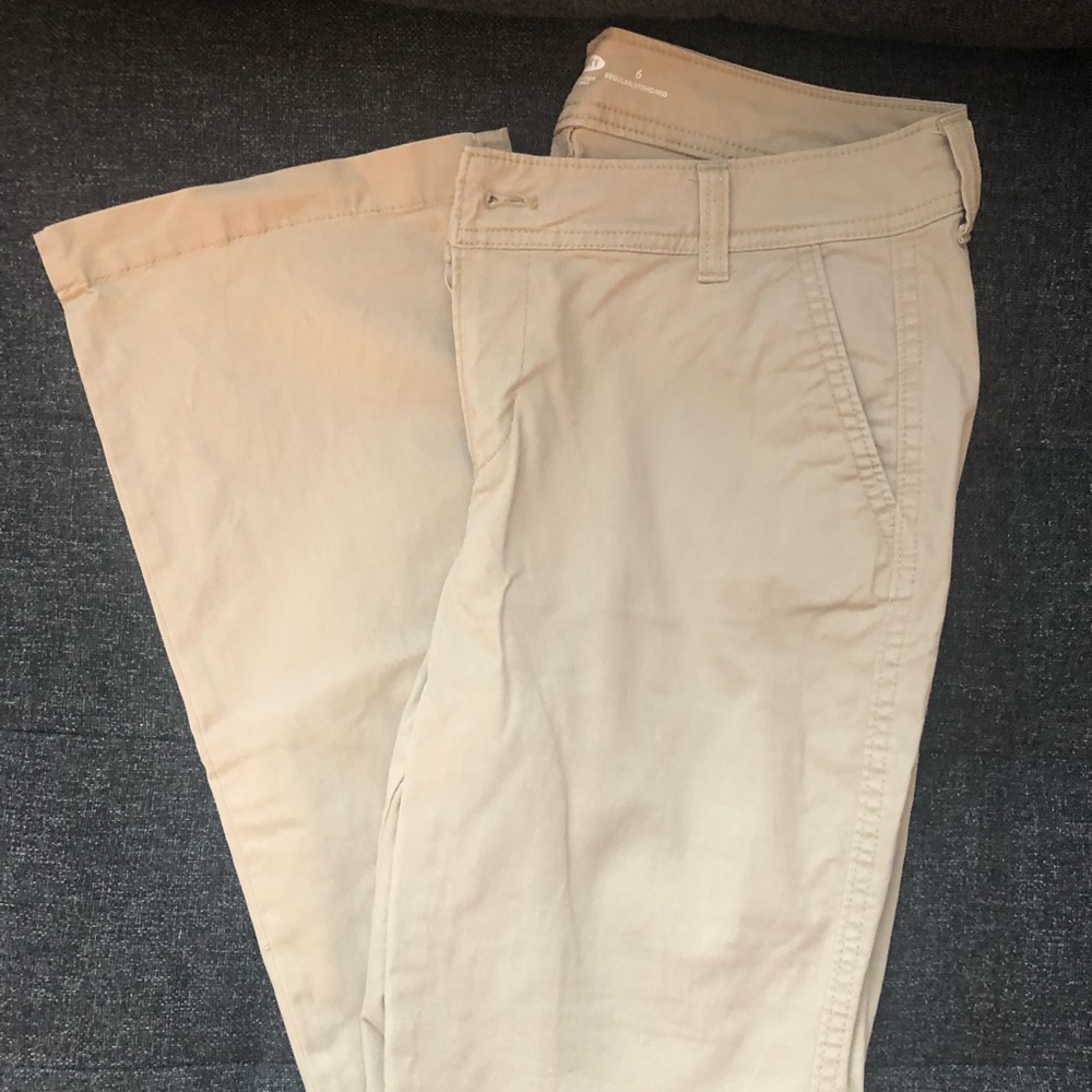 Old Navy Bootcut Khakis size 6